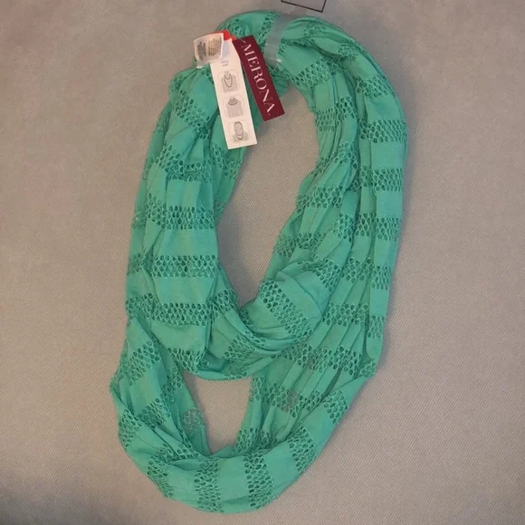 NWT! Infinity Lightweight Wrap Textured MERONA Spring Easter Green Scarf - Picture 1 of 6
